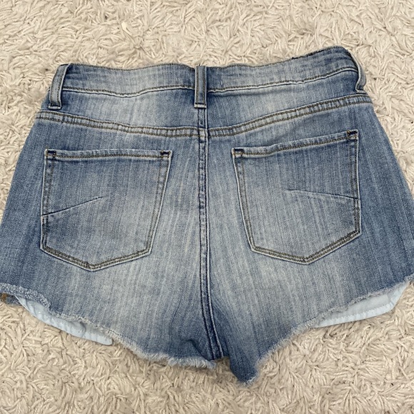 Aritiza Talula Jean Shorts - Picture 2 of 2